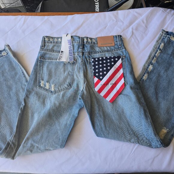 First Row Relaxed Flare Jeans Size 30 - Picture 3 of 3
